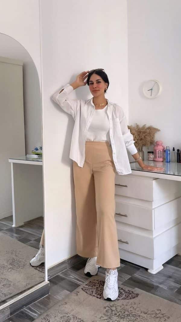 Beige wideleg