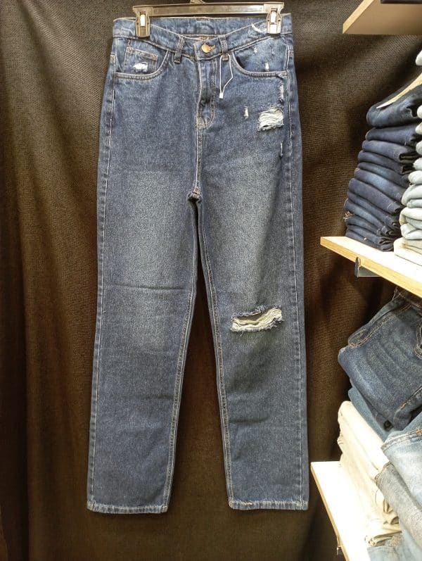 Distressed Straight leg